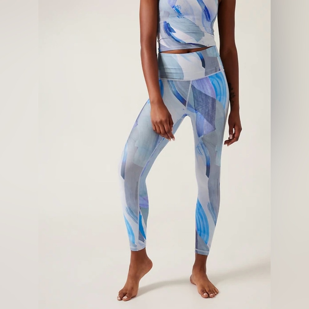 Athleta Elation 7/8 Tight Leggings Abstract Brushstroke Pattern, Size Medium
